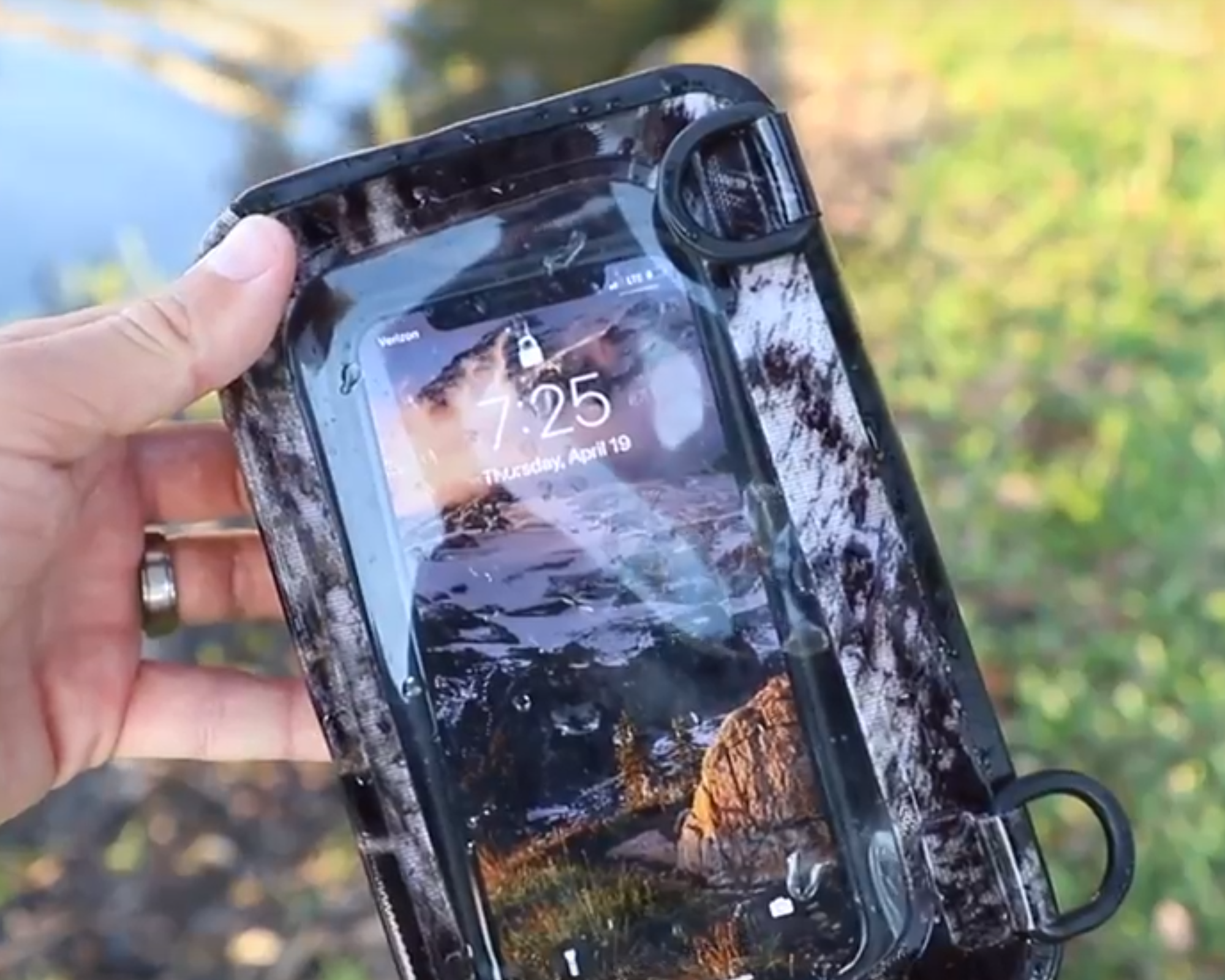 The Best Samsung Galaxy Waterproof Phone Case